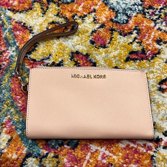 Michael Kors Blush Pink Wristlet Wallet - Picture 1 of 6
